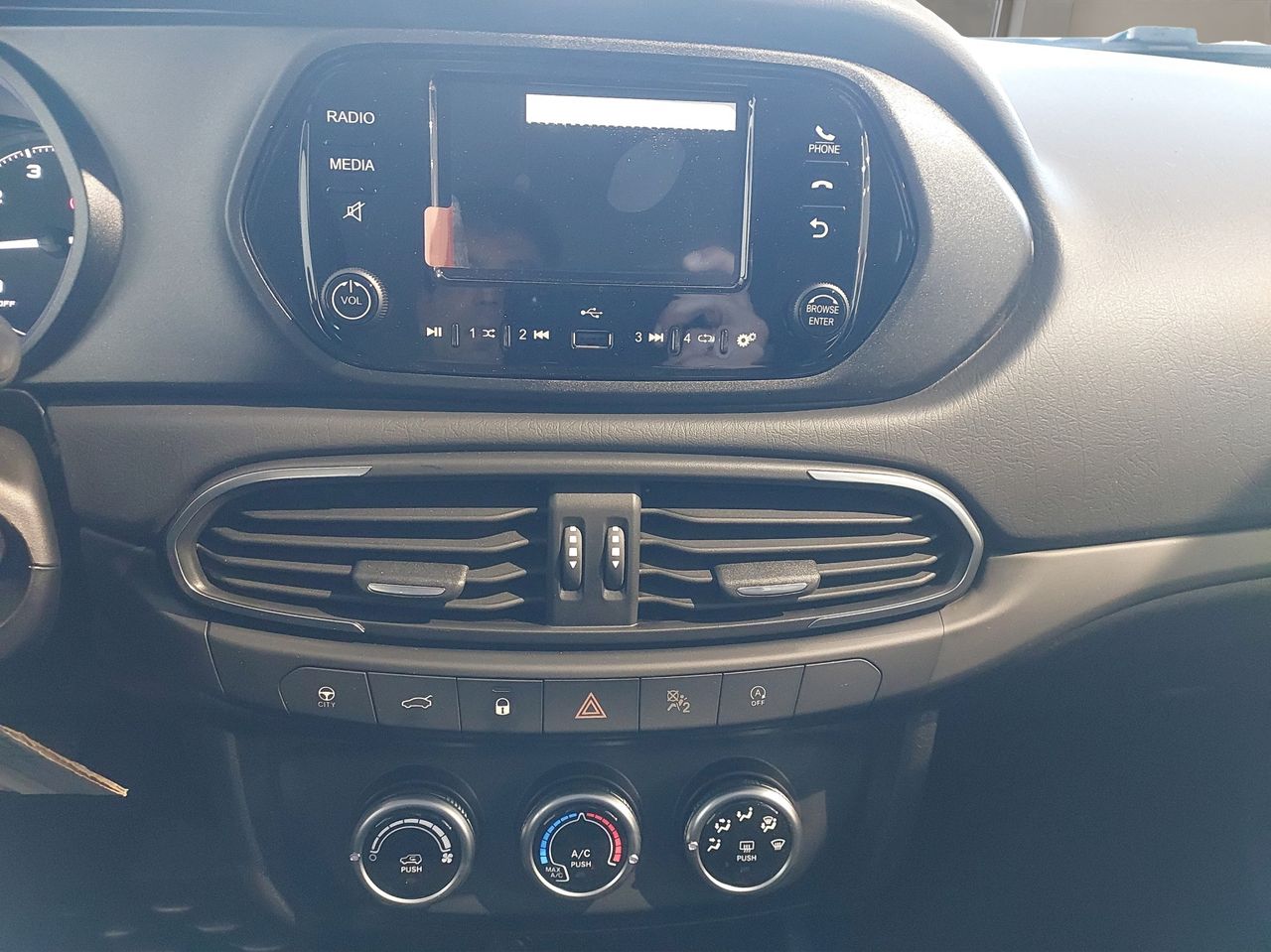 Fiat Tipo Sedán Diésel MT 1.6 95kW (130CV) - Foto 14