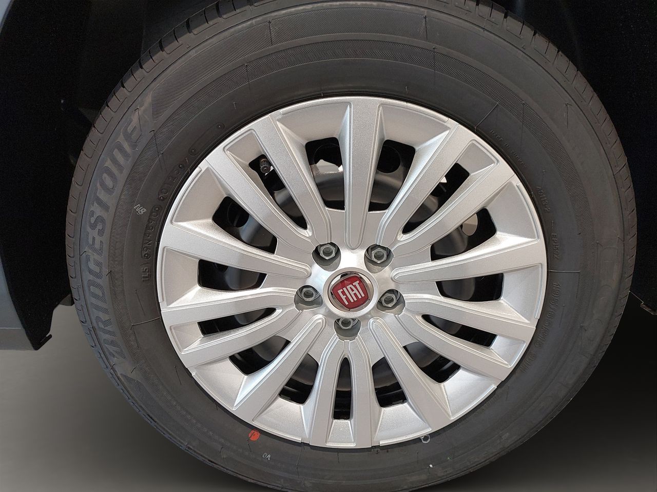 Fiat Tipo Sedán Diésel MT 1.6 95kW (130CV) - Foto 13