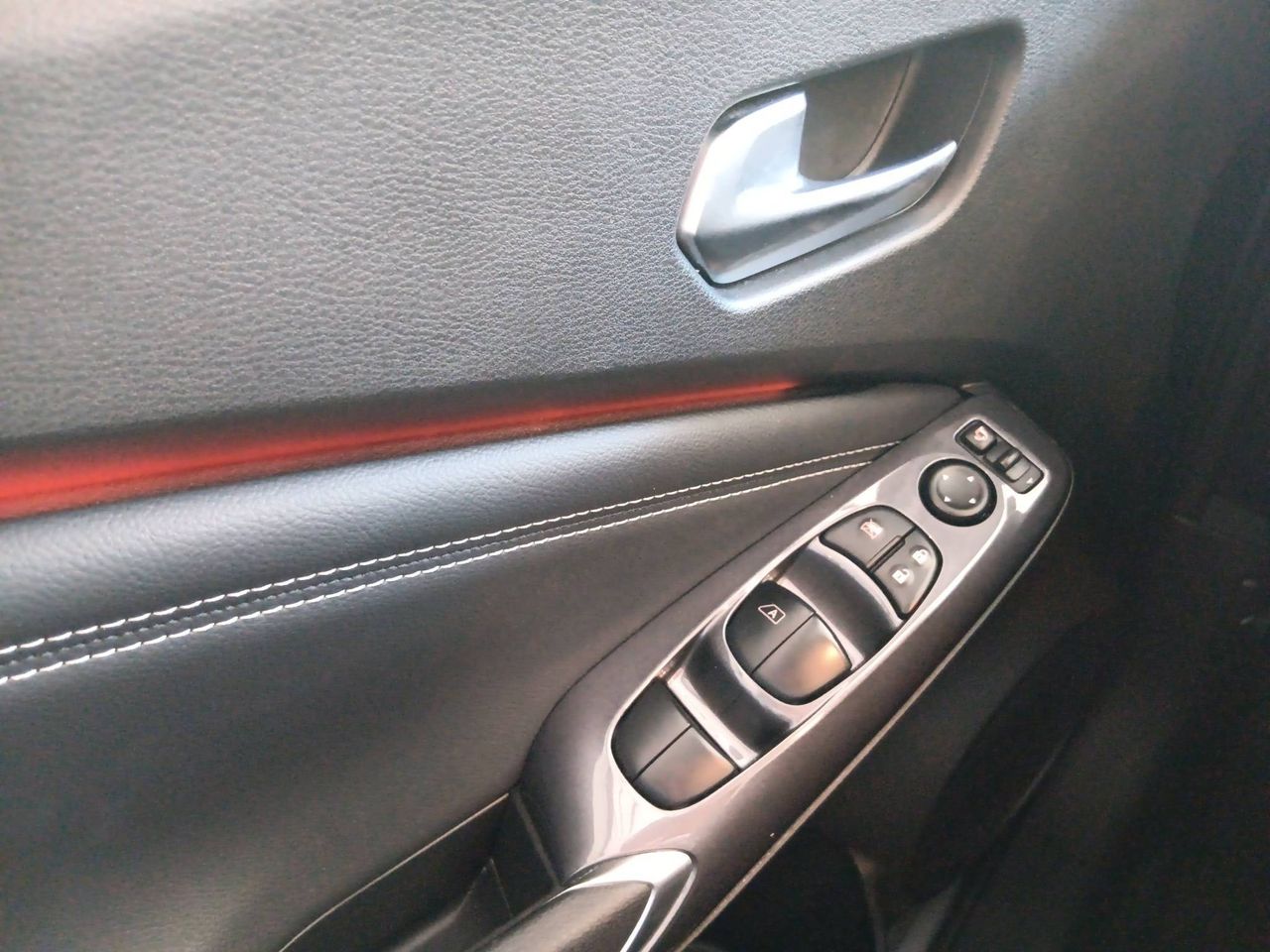 Nissan Juke  DIG-T 84 kW (114 CV) 6M/T Tekna - Foto 19