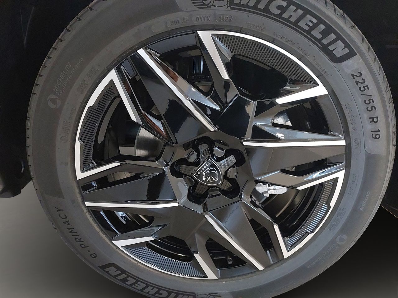 Peugeot 5008 1.2 107KW GT eDCS6 - Foto 12