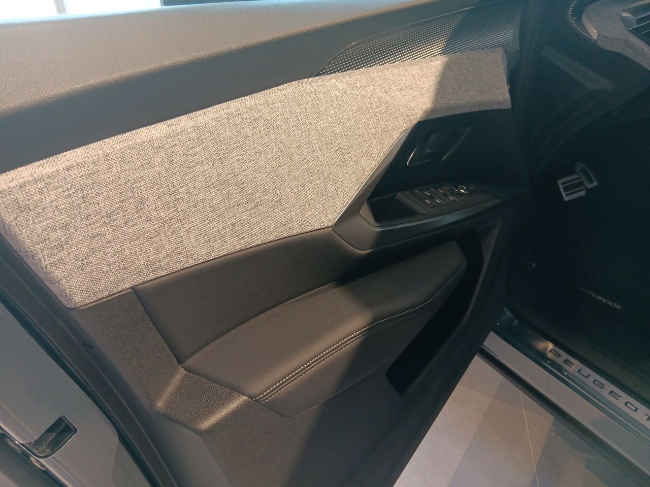 Peugeot 5008 1.2 107KW GT eDCS6 - Foto 20