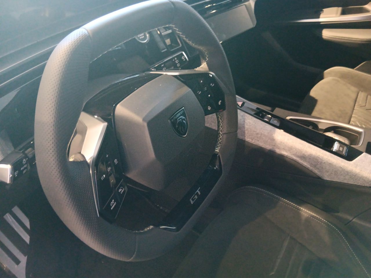 Peugeot 5008 1.2 107KW GT eDCS6 - Foto 15