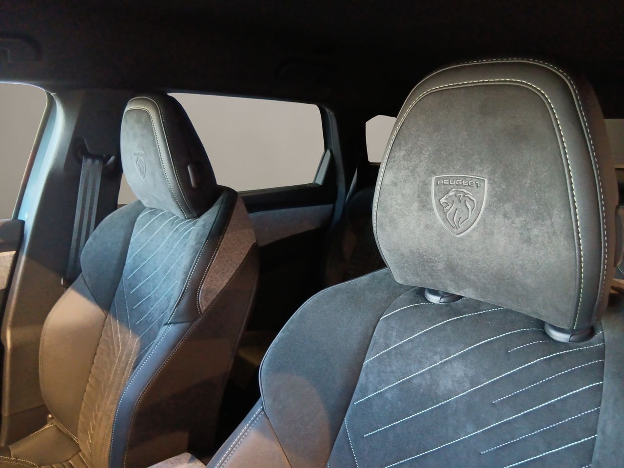 Peugeot 5008 1.2 107KW GT eDCS6 - Foto 14