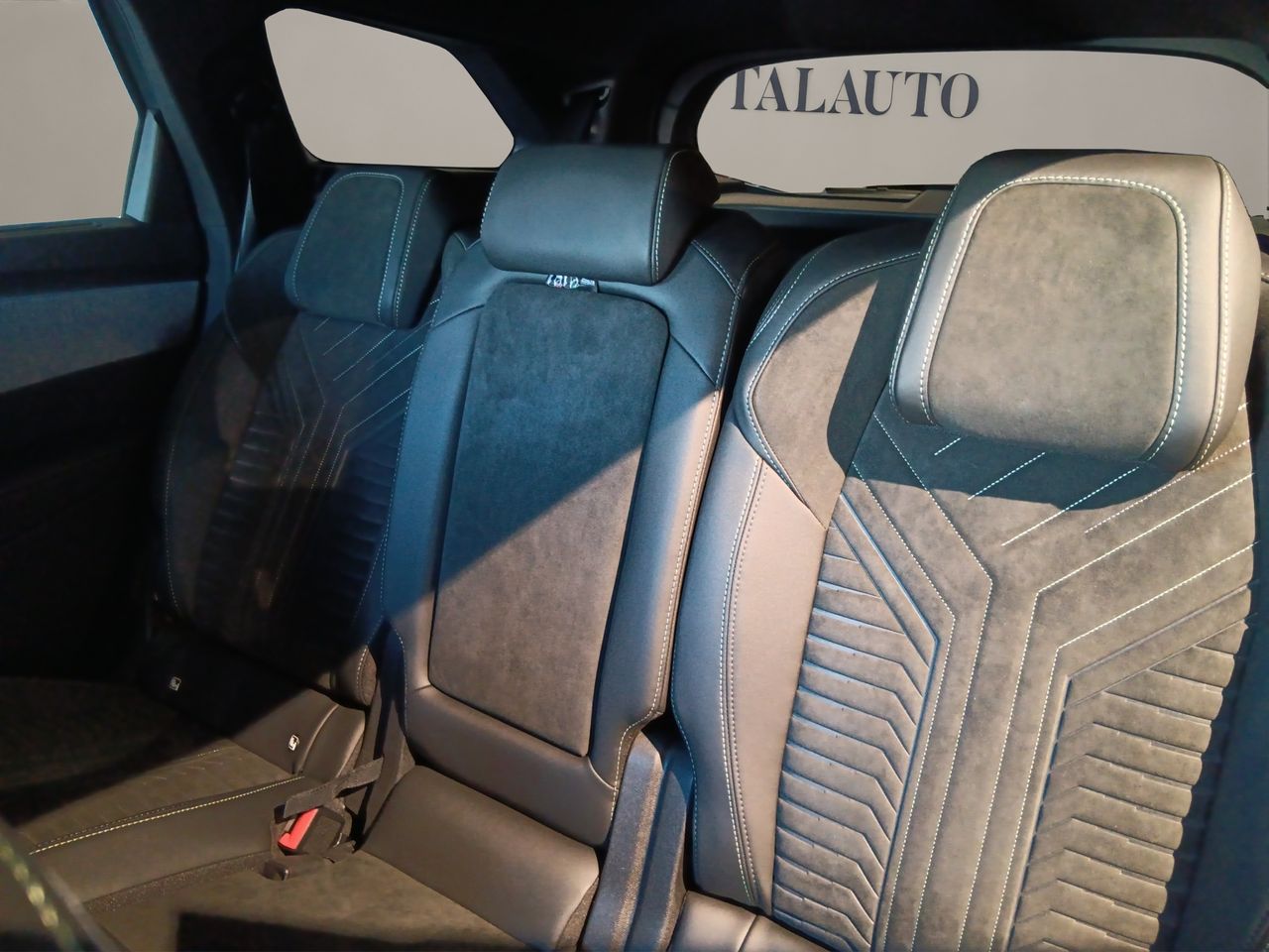 Peugeot 5008 1.2 107KW GT eDCS6 - Foto 12