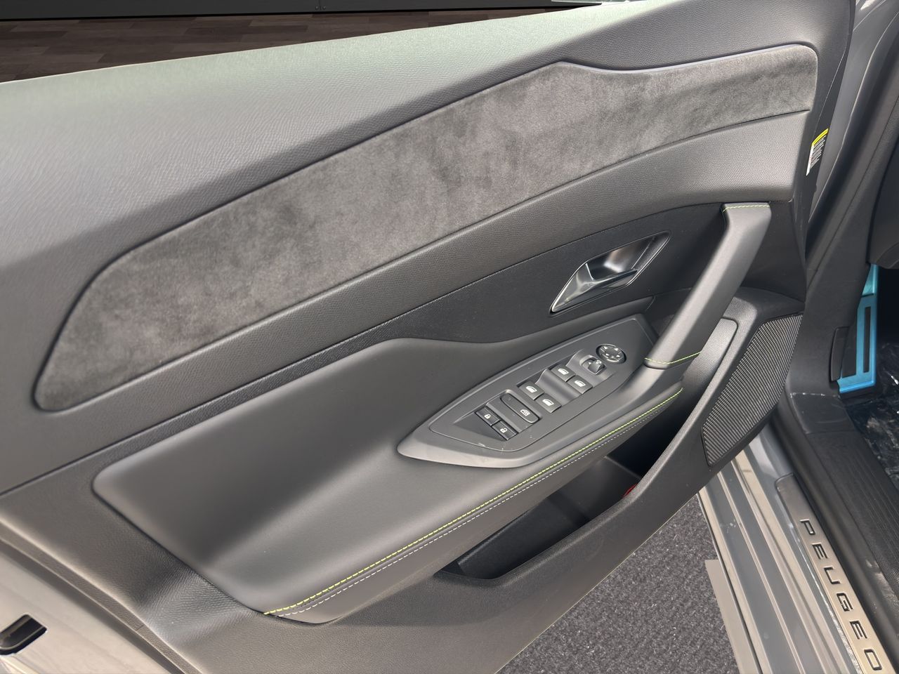 Peugeot 308 5P GT Hybrid MHEV 145 e-DCS6 - Foto 15