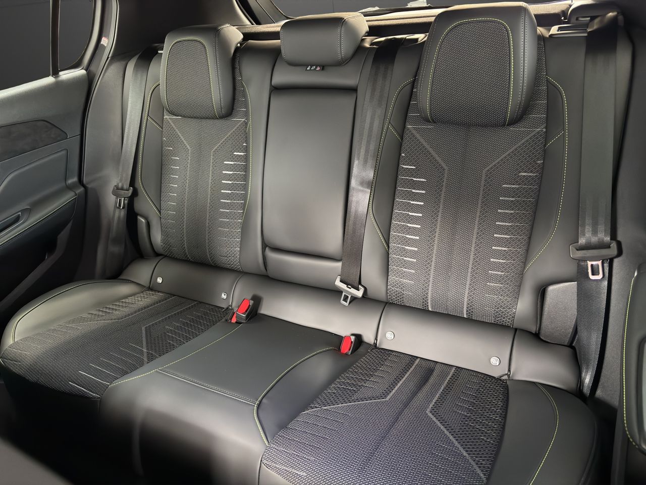 Peugeot 308 5P GT Hybrid MHEV 145 e-DCS6 - Foto 12