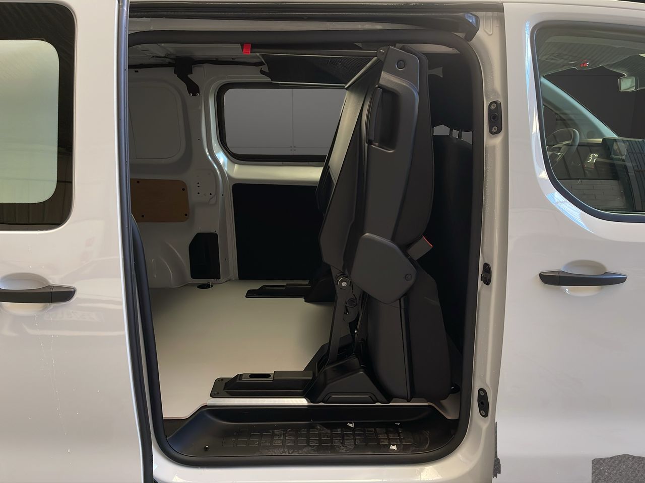 Peugeot Expert  EXPERT Doble Cabína Plegable M Diesel 120cv Manual      - Foto 14