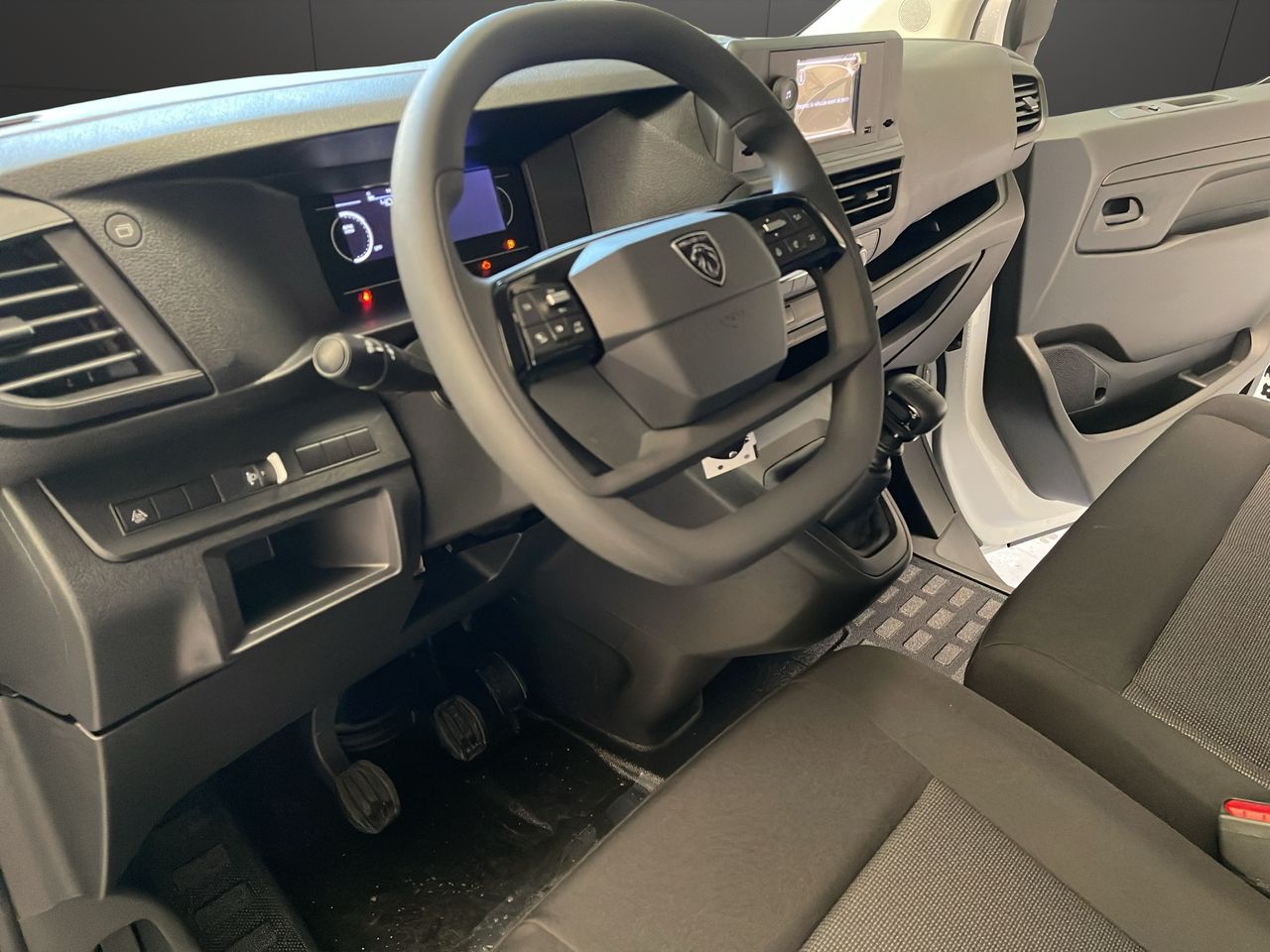 Peugeot Expert  EXPERT Doble Cabína Plegable M Diesel 120cv Manual      - Foto 10