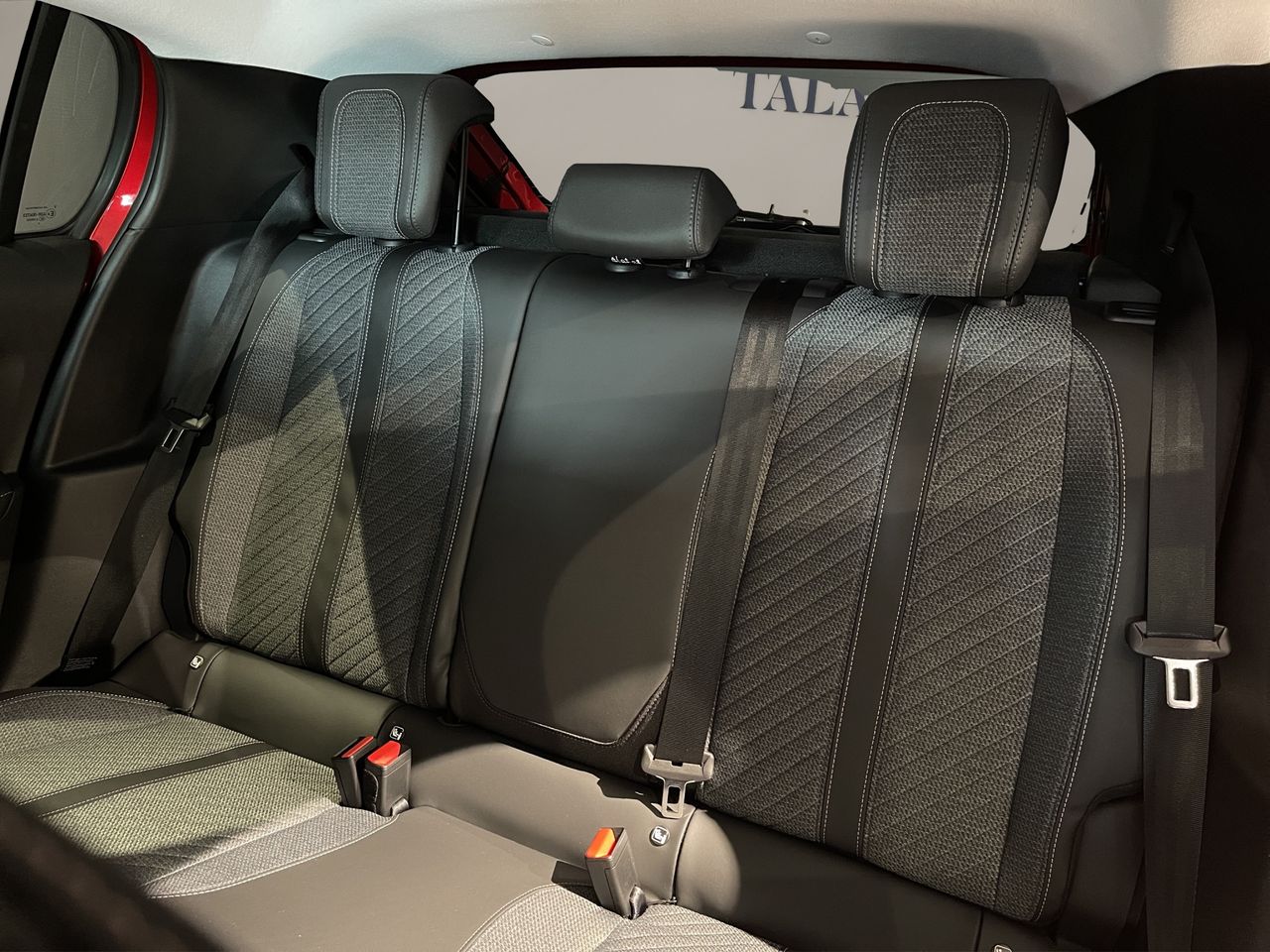 Peugeot 208 Allure HYBRID 110 eDCS6 - Foto 11