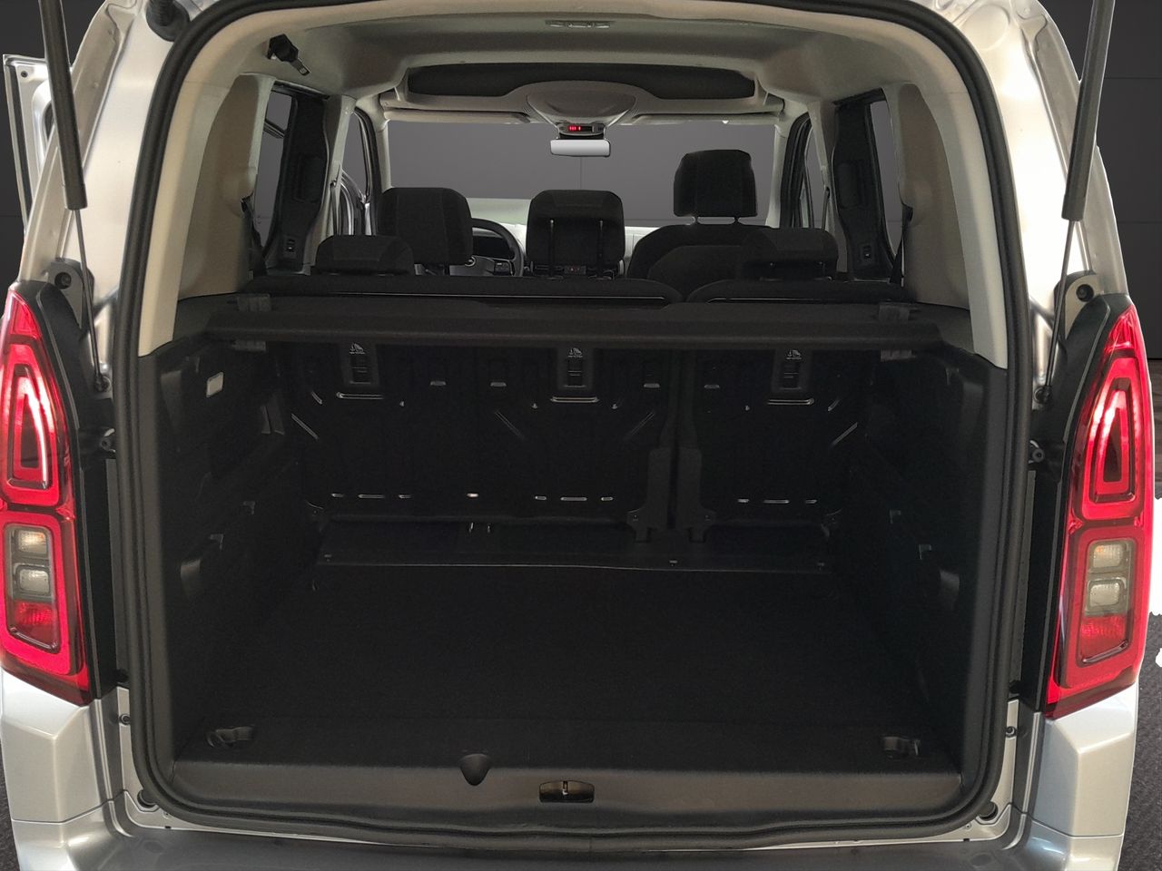 Opel Combo Cargo 100 Cv 1.5 Td S/S MT6 €6.4 - Foto 13