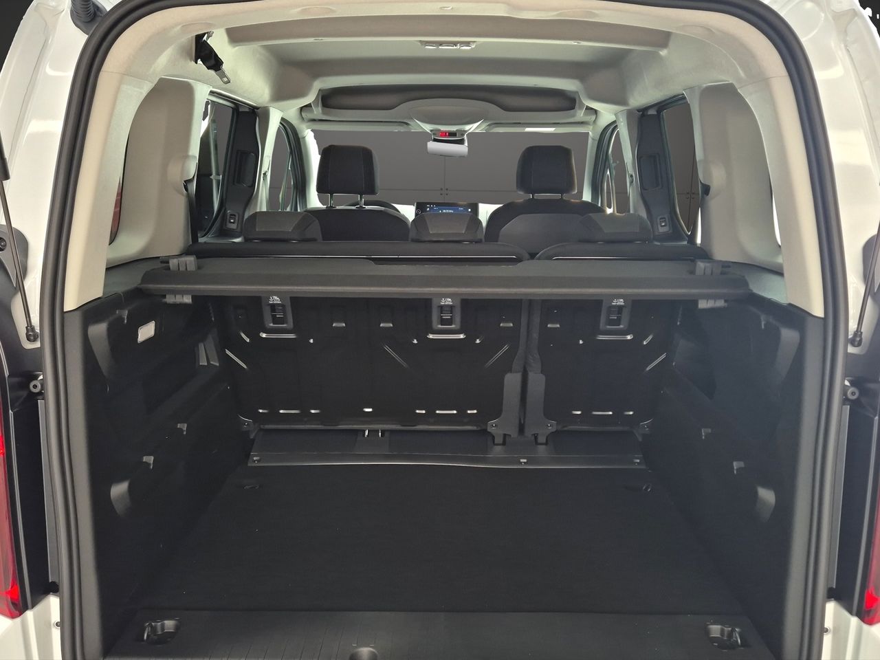 Opel Combo Cargo 100 Cv 1.5 Td S/S MT6 €6.4 - Foto 13