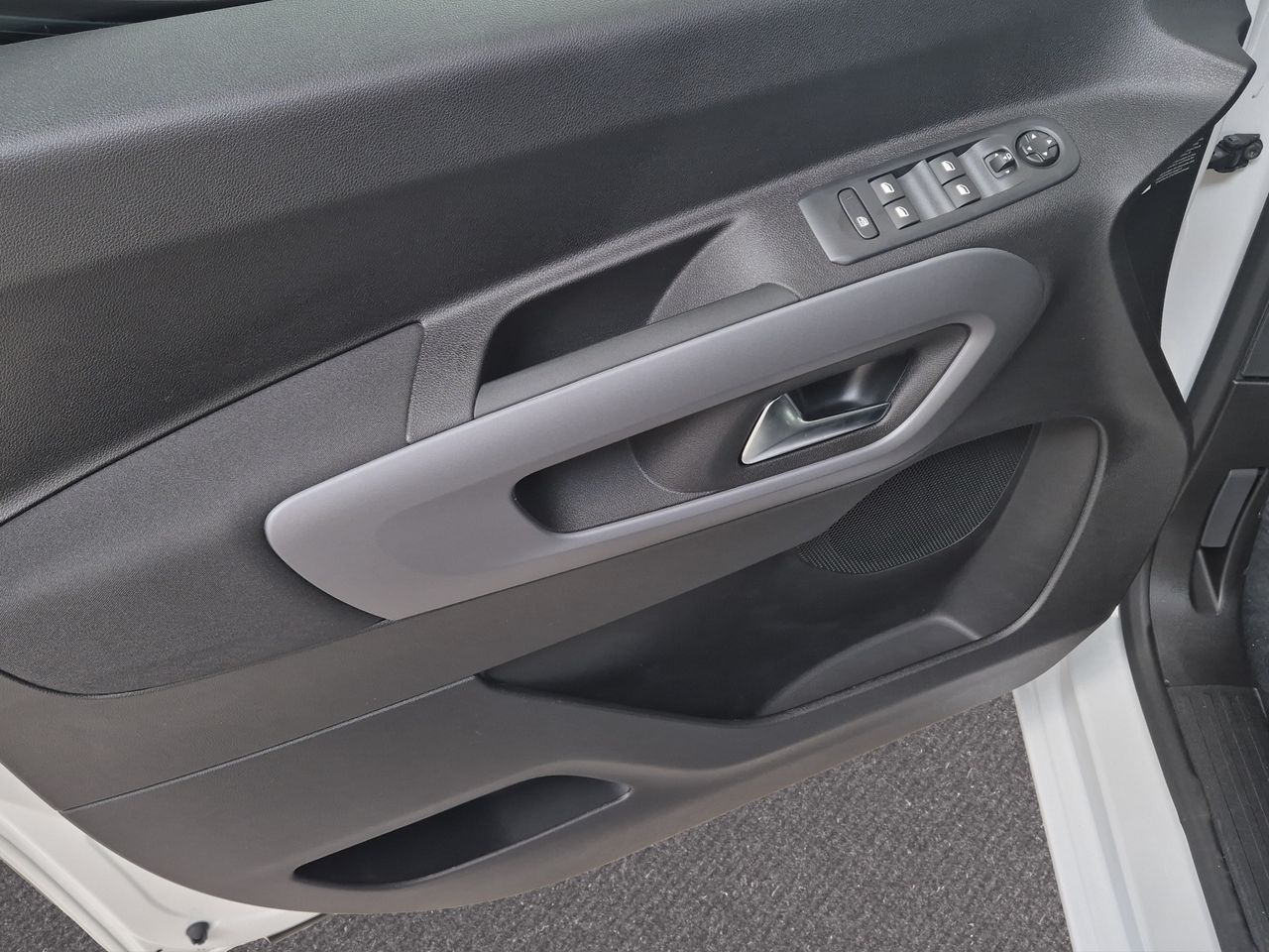 Opel Combo Cargo 100 Cv 1.5 Td S/S MT6 €6.4 - Foto 15