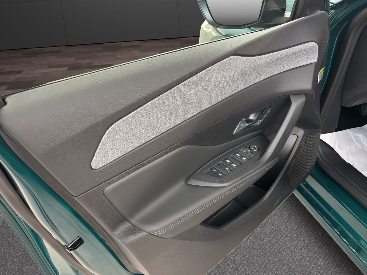 Peugeot 308 5P Allure Hybrid MHEV 145 e-DCS6 - Foto 15