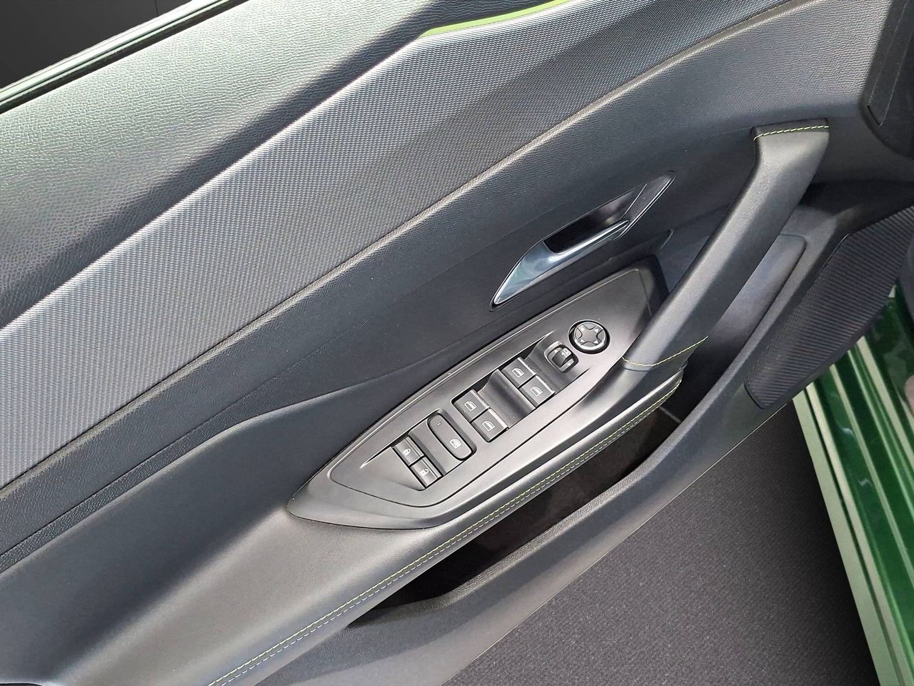 Peugeot 308  5P  BlueHDi 130 S&S EAT8 GT - Foto 18