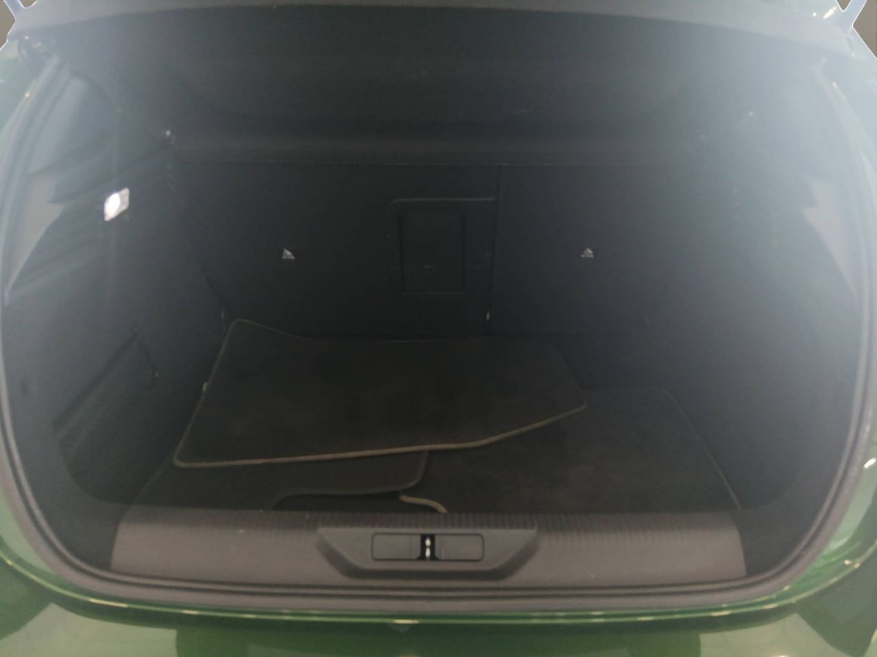 Peugeot 308  5P  BlueHDi 130 S&S EAT8 GT - Foto 6