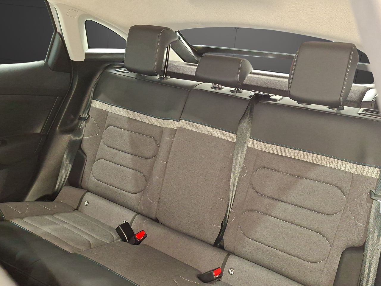 Citroën C4 PureTech 130 S&S 6v Plus - Foto 12