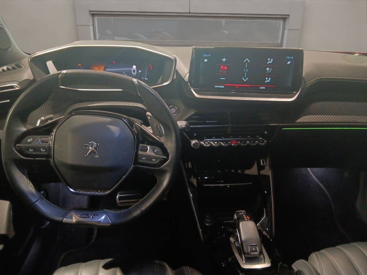 Peugeot 2008   BlueHDI 130 S&S EAT8 GT - Foto 15