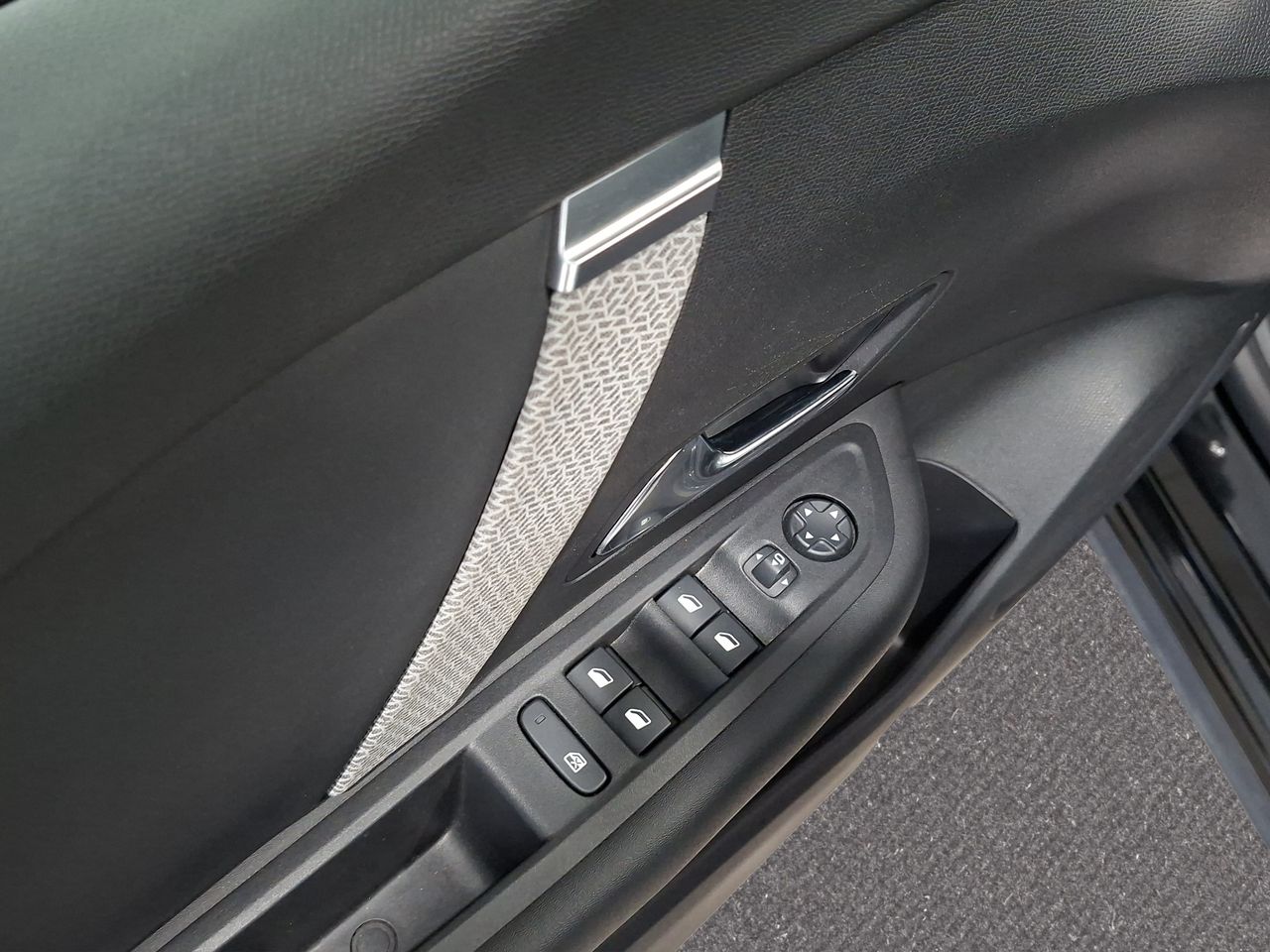 Citroën C4 PureTech 130 S&S 6v Plus - Foto 15