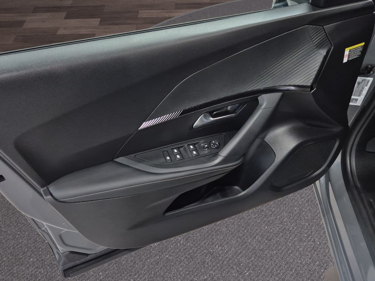 Peugeot 2008 Allure Gasolina 100 S&S 6 Vel. MAN - Foto 15