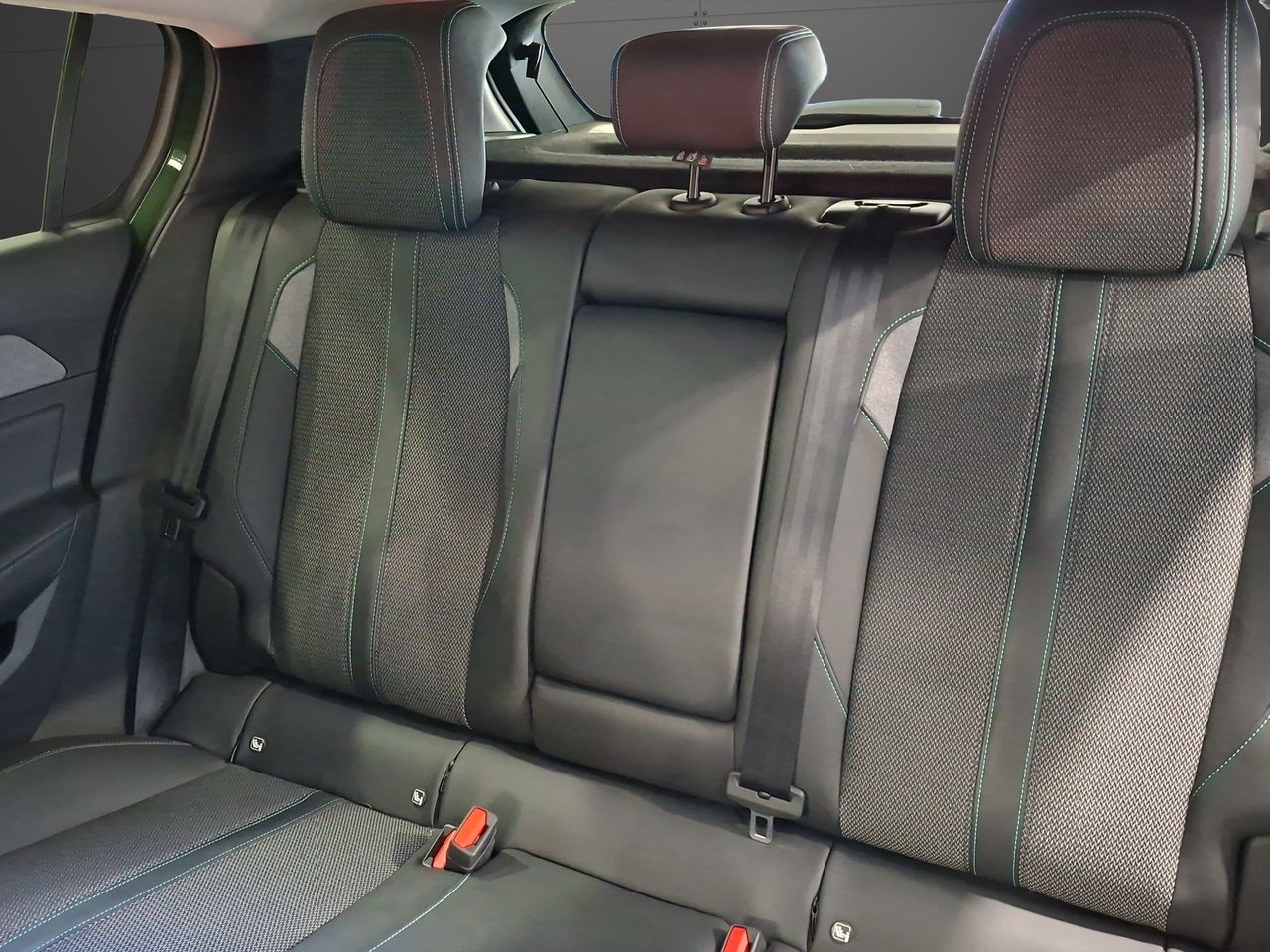 Peugeot 308 5P Allure Gasolina 130 S&S MAN - Foto 12