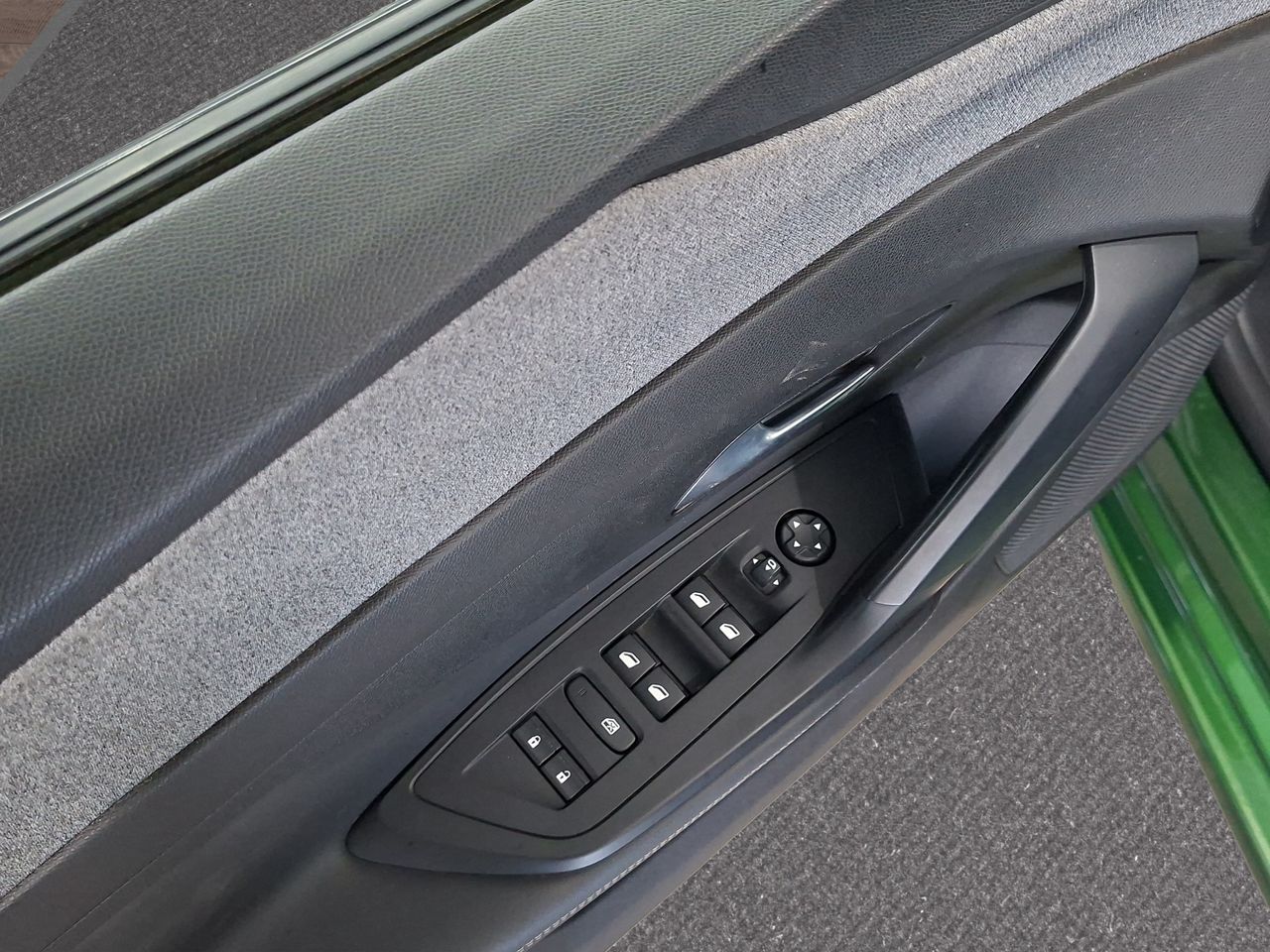 Peugeot 308 5P Allure Gasolina 130 S&S MAN - Foto 15