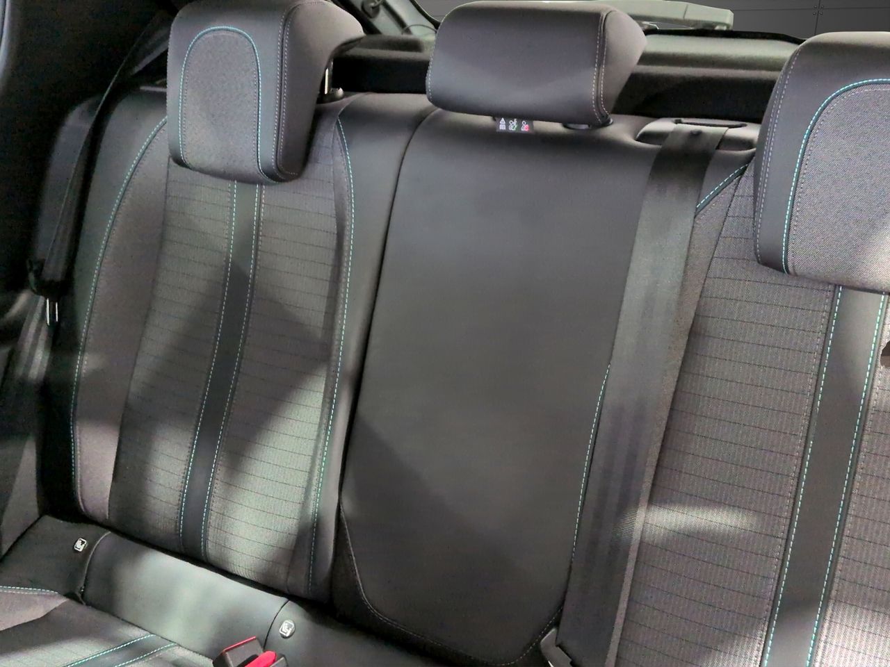 Peugeot 208 BlueHDi 73kW (100CV) Allure - Foto 12