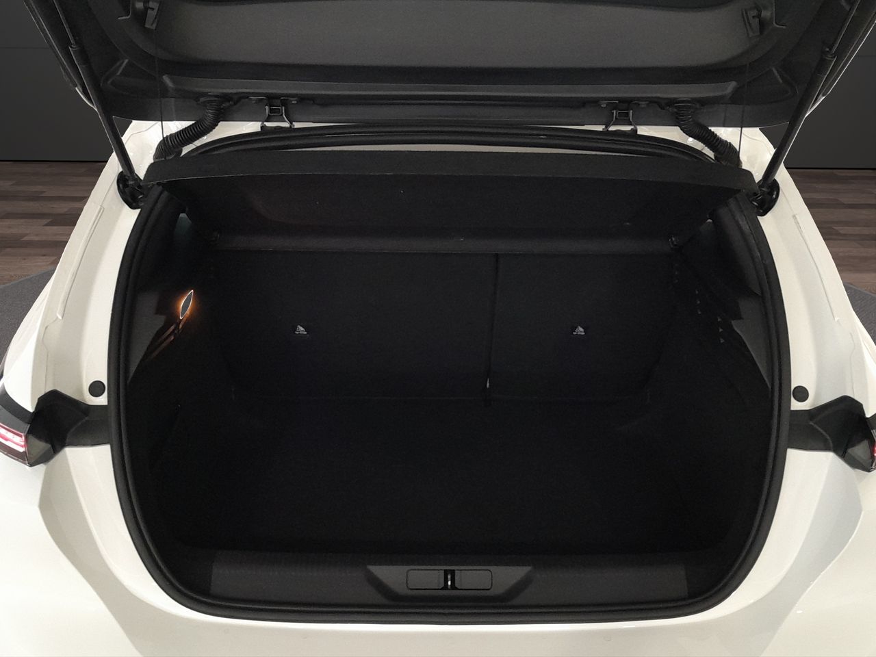 Peugeot 308 5P Active Pack BlueHDi 130 S&S EAT8 - Foto 13