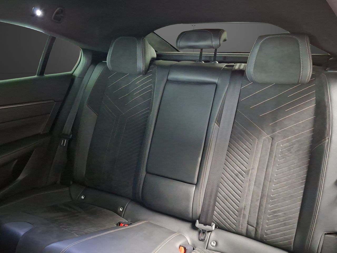 Peugeot 508 5P GT HYBRID 225 e-EAT8 - Foto 12