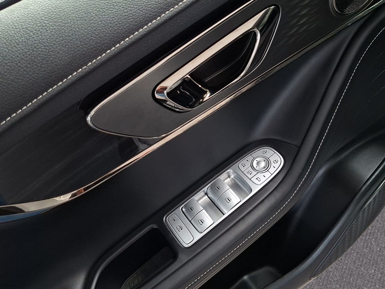 Omoda 5 MY25 - Premium 1.6 TGDI 108kW (145cv) - Foto 16