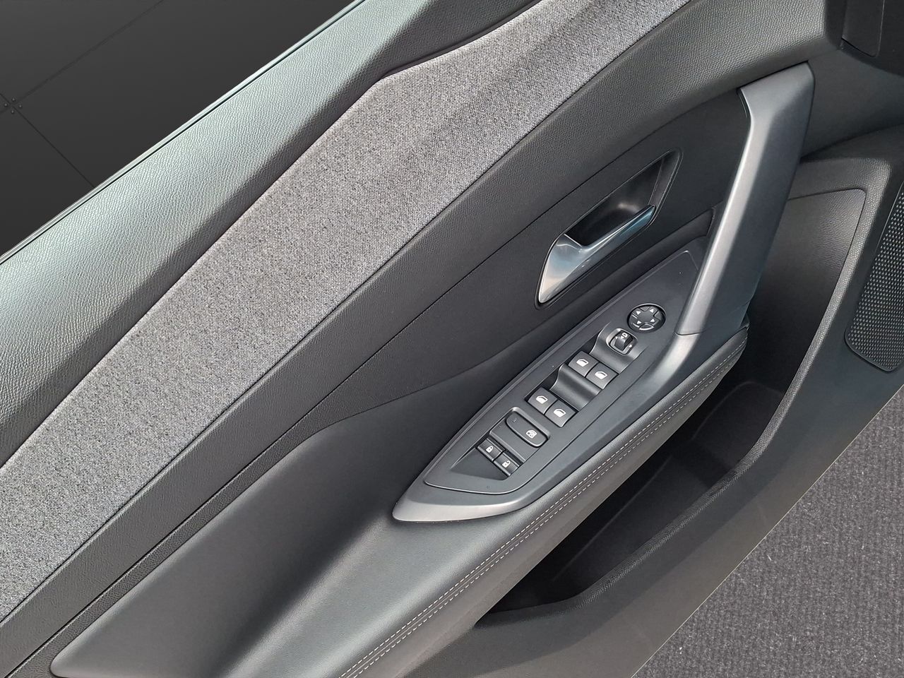 Peugeot 308 5P Allure BlueHDi 130 S&S EAT8 - Foto 21