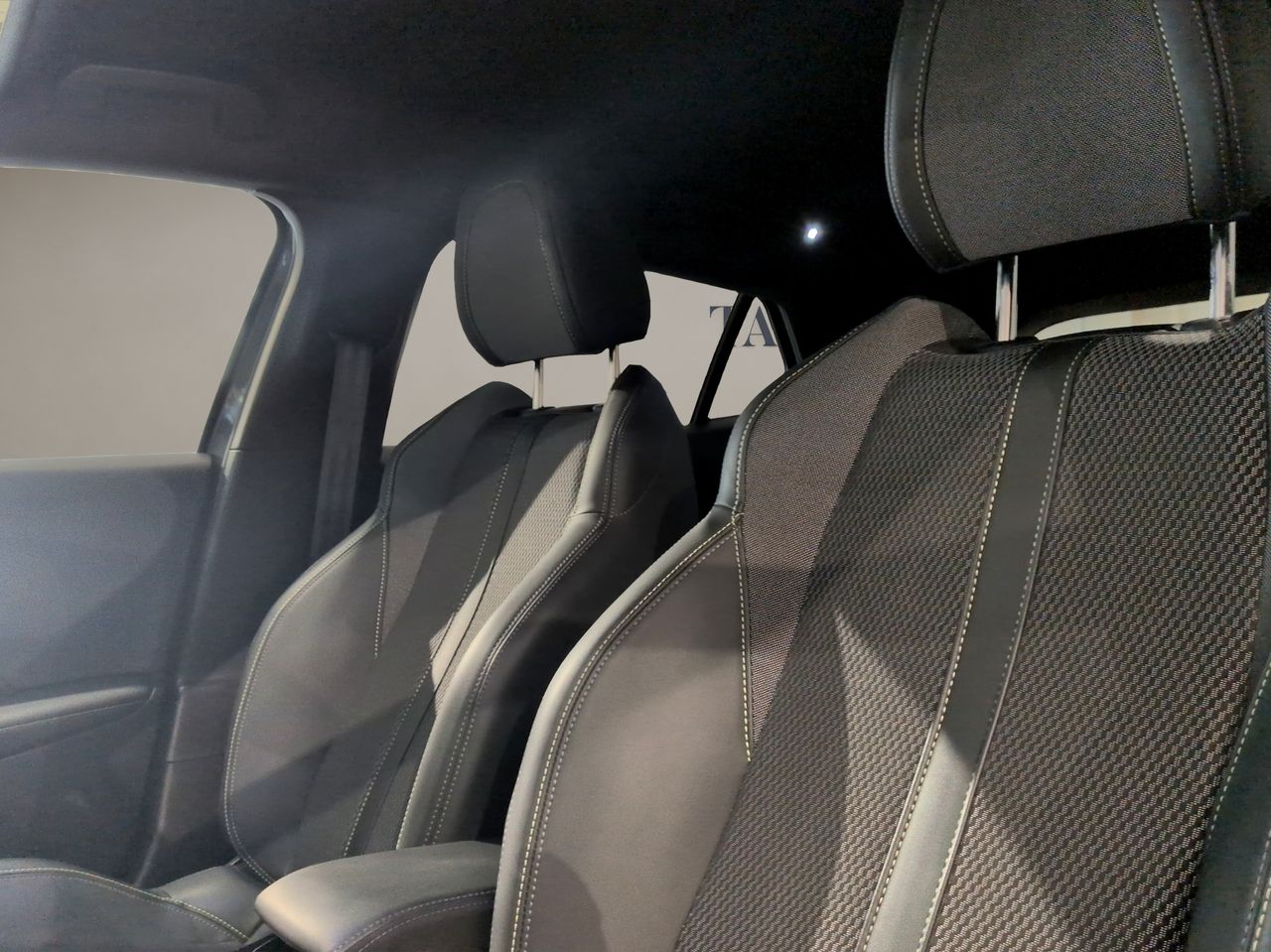 Peugeot 2008 Eléctrico GT 156 (115kW) - Foto 10