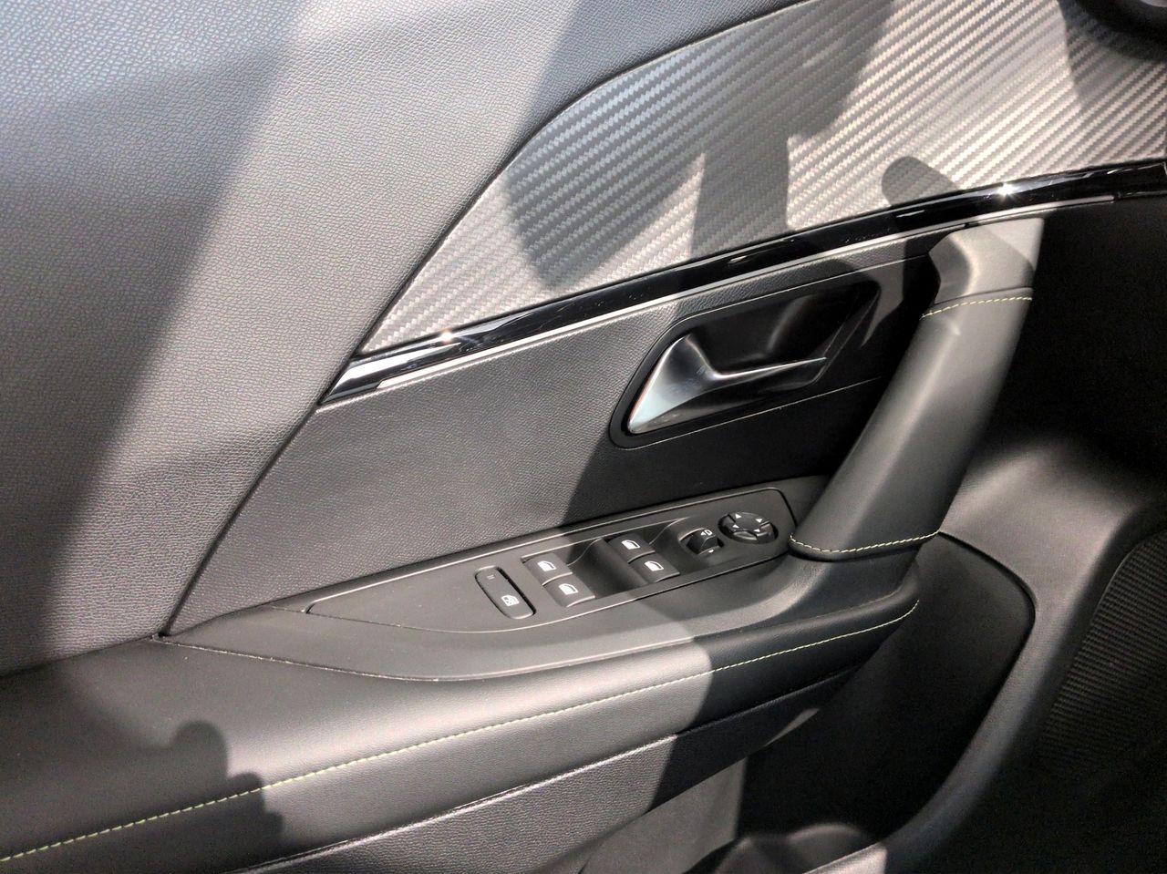 Peugeot 2008 Eléctrico GT 156 (115kW) - Foto 13