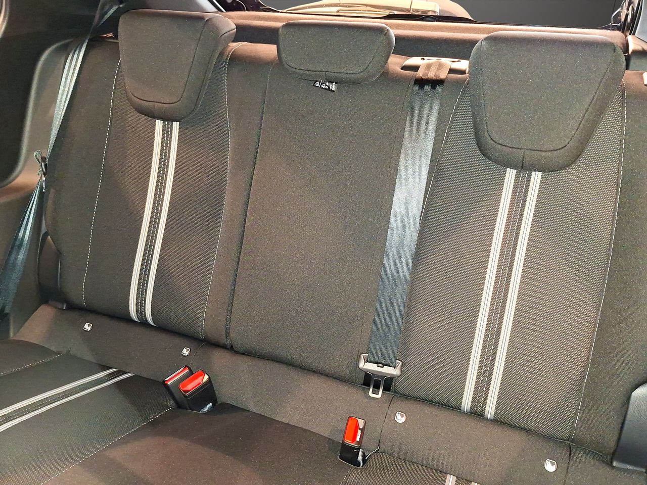 Opel Corsa 1.2T XHLHybrid 81kW GS eDCT - Foto 26