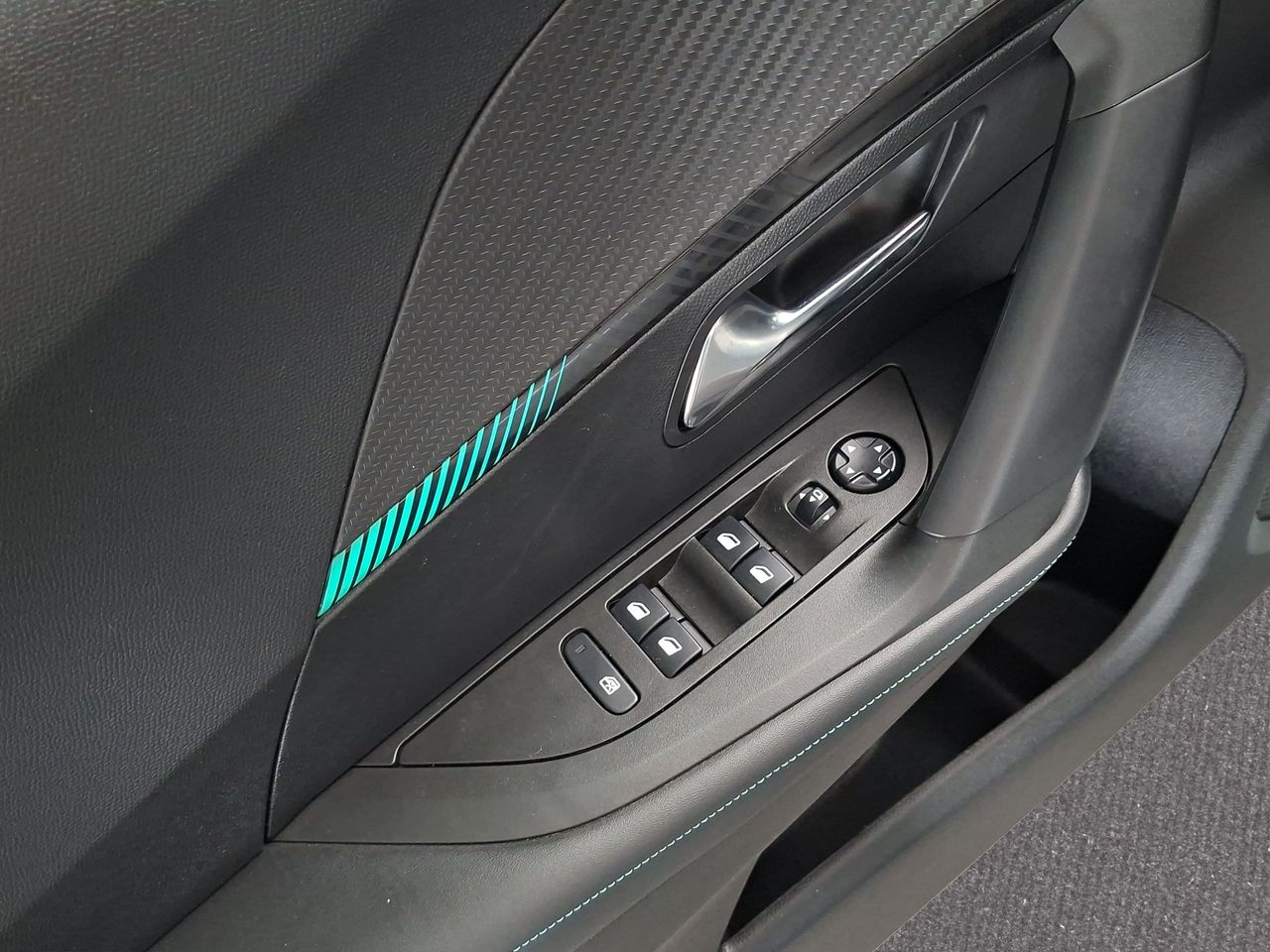 Peugeot 2008 Allure Pack BlueHDI 81kW (110CV) - Foto 20