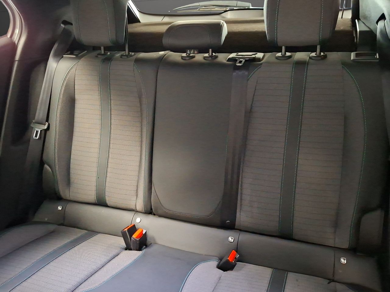 Peugeot 2008 Allure Pack BlueHDI 81kW (110CV) - Foto 19