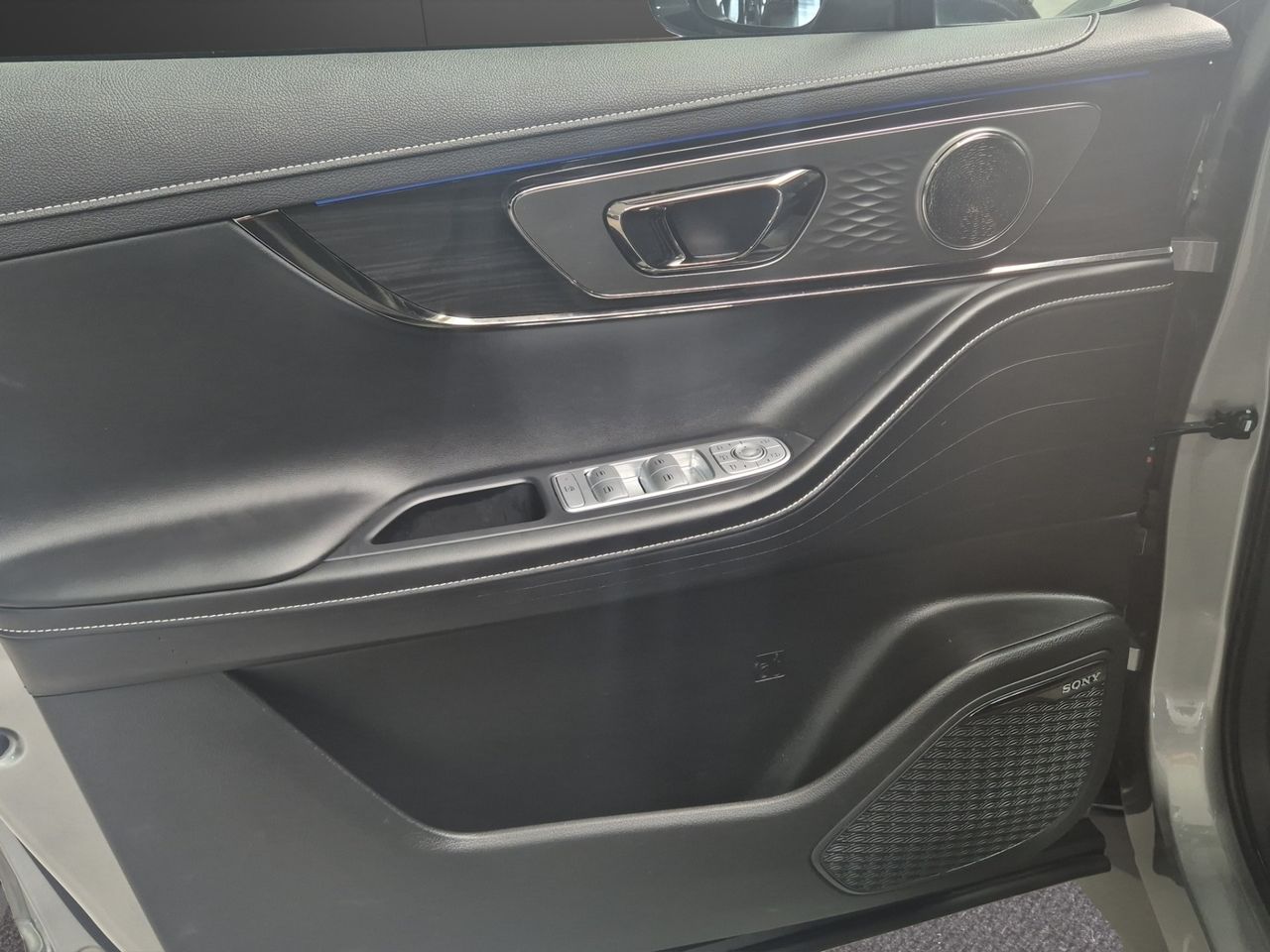 Omoda 5 MY25 - Premium 1.6 TGDI 108kW (145cv) - Foto 18
