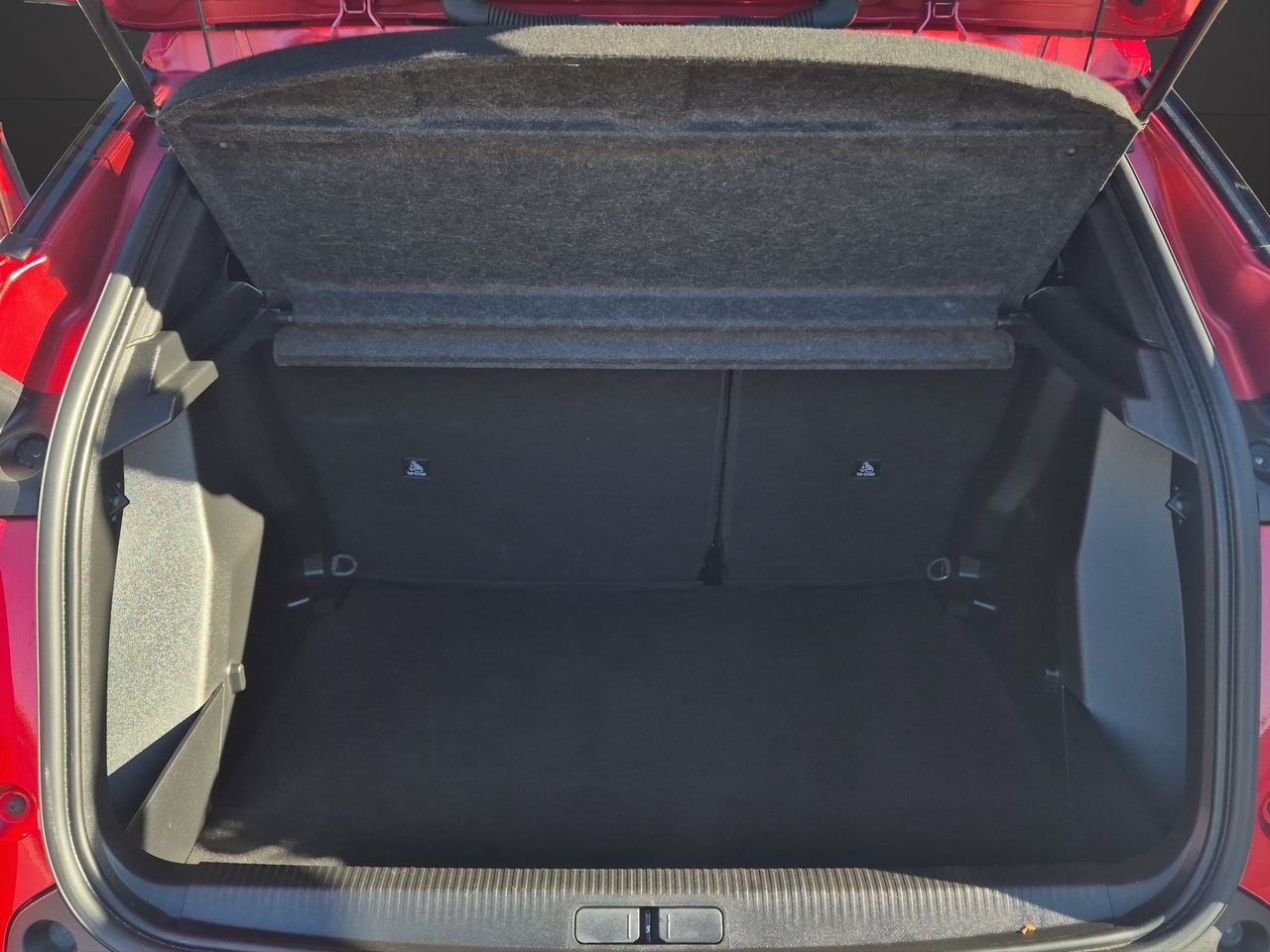 Peugeot 2008 Allure Gasolina 100 S&S 6 Vel. MAN - Foto 20