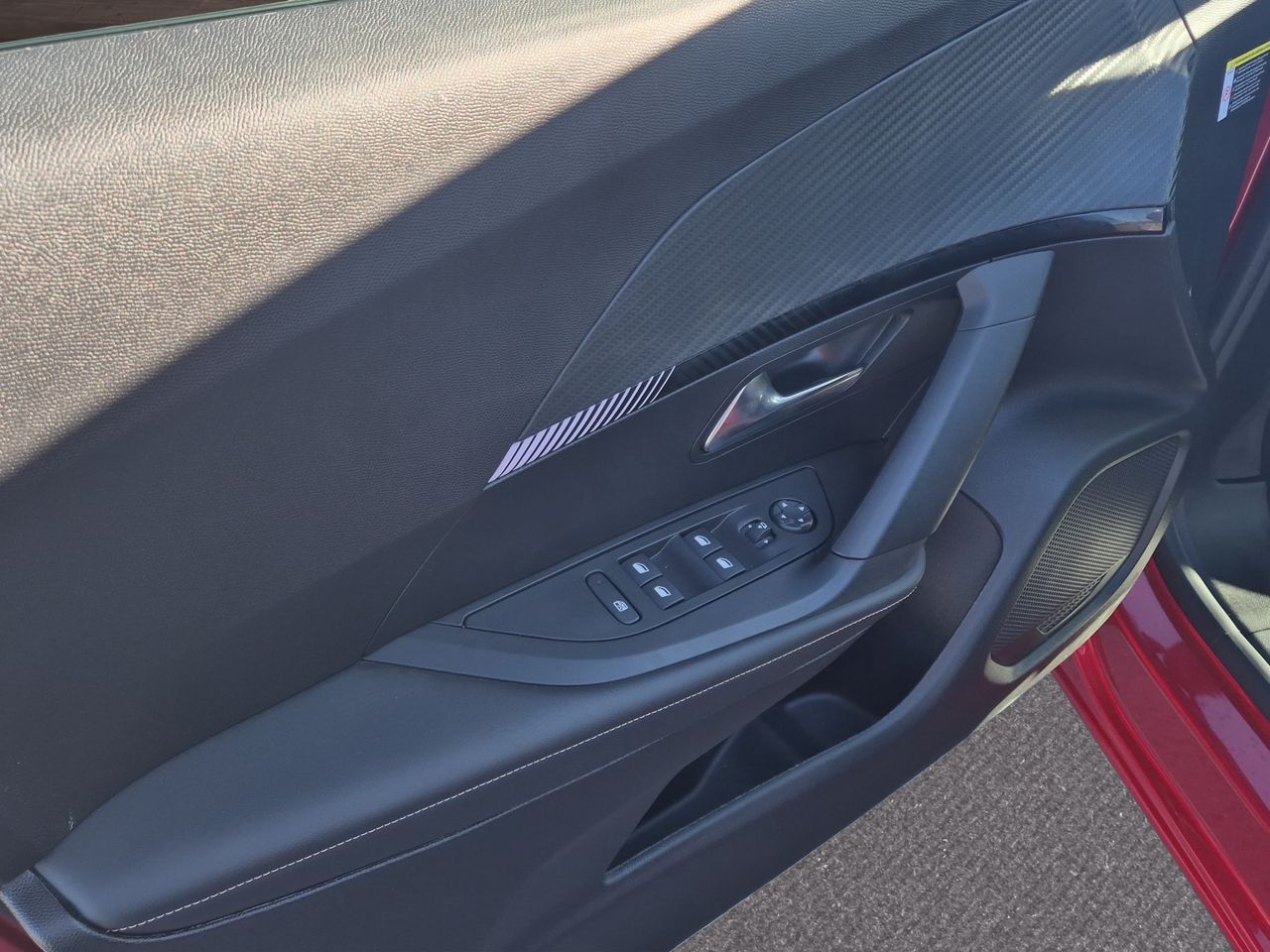 Peugeot 2008 Allure Gasolina 100 S&S 6 Vel. MAN - Foto 19