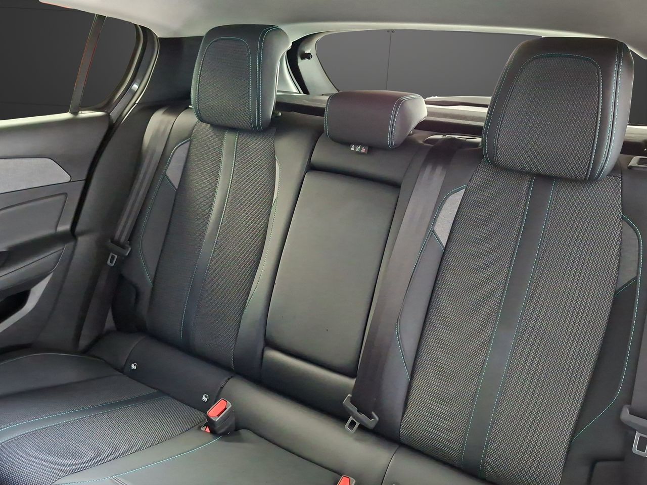 Peugeot 308 5P Allure Gasolina 130 S&S MAN - Foto 19