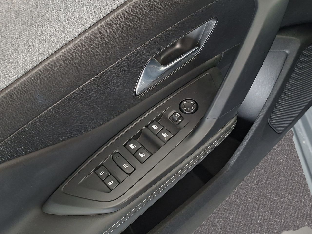 Peugeot 308 5P Allure Gasolina 130 S&S MAN - Foto 22