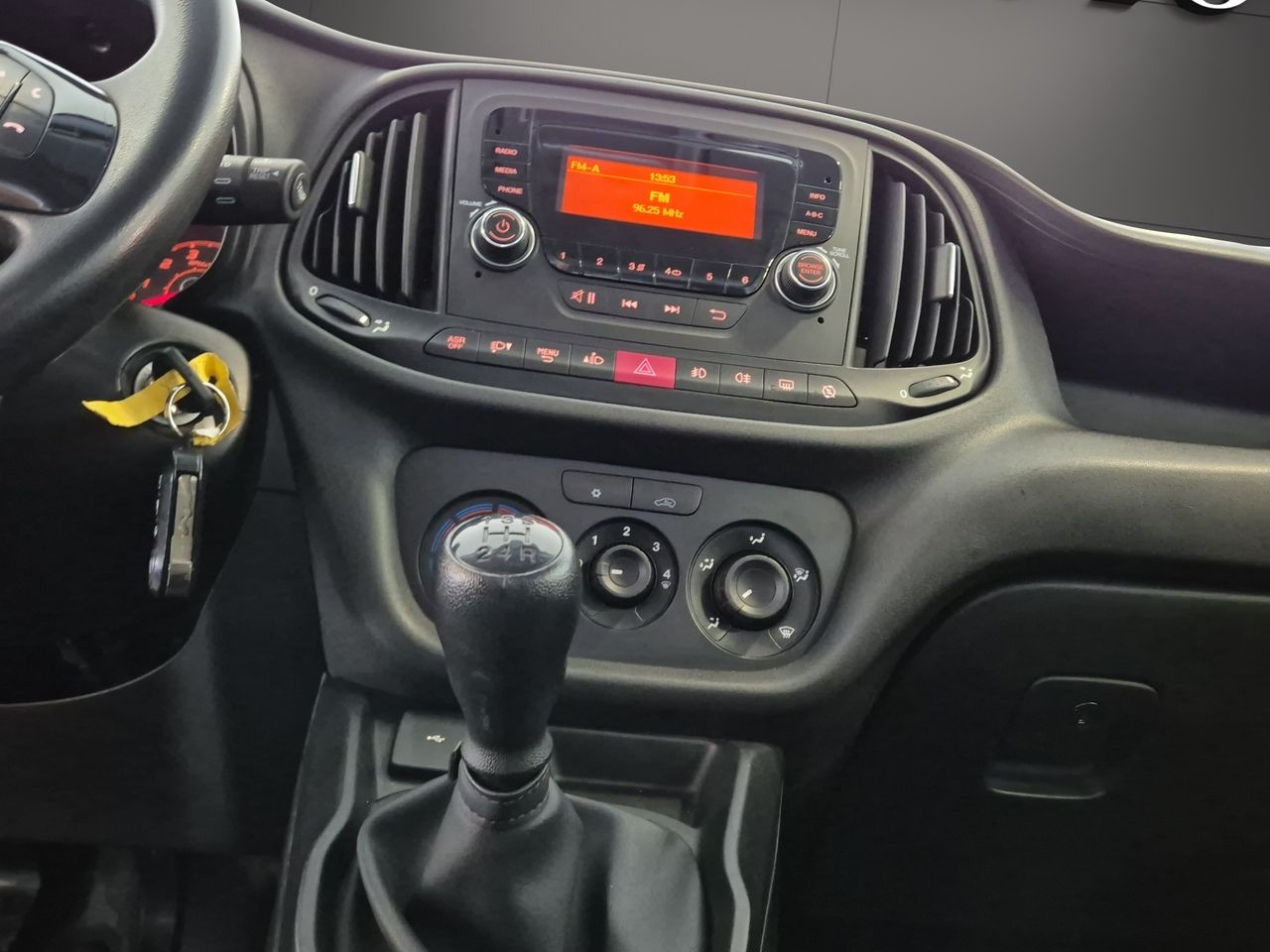 Fiat Doblò CARGO SX 1.3 Mjet 95cv DIESEL - Foto 18