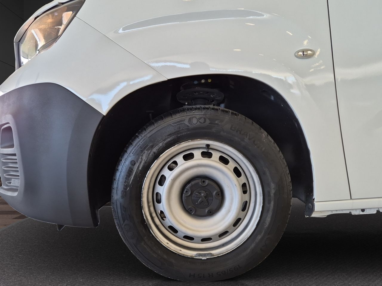 Peugeot Partner PRO STANDARD 600 Kg BLUEHDI 100cv S&S 5vel - Foto 10