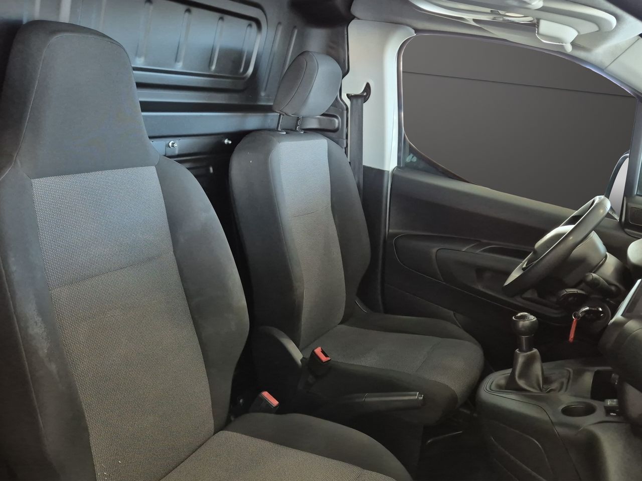 Peugeot Partner PRO STANDARD 600 Kg BLUEHDI 100cv S&S 5vel - Foto 12