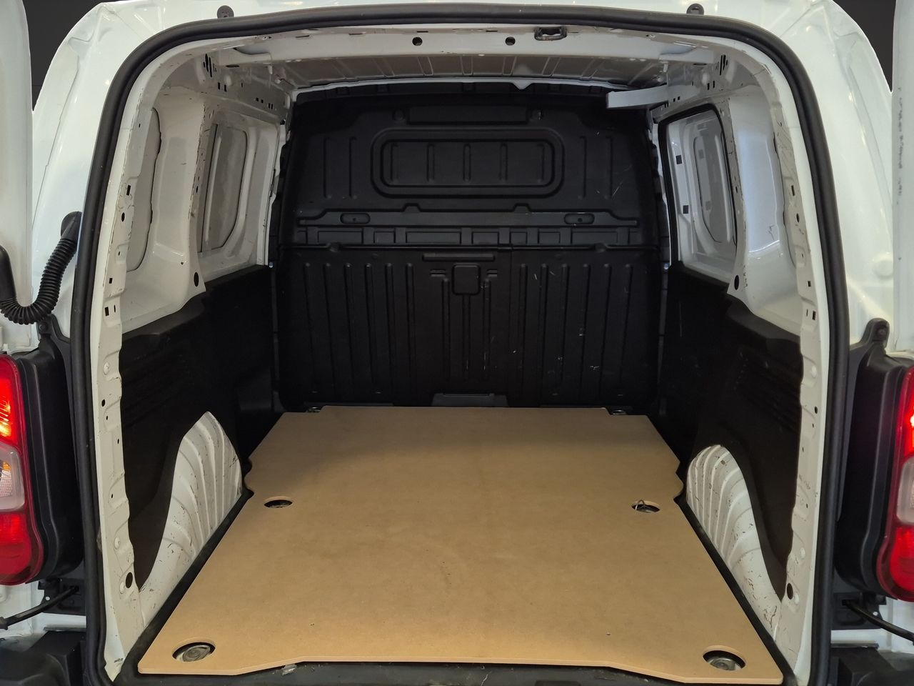 Peugeot Partner PRO STANDARD 600 Kg BLUEHDI 100cv S&S 5vel - Foto 22