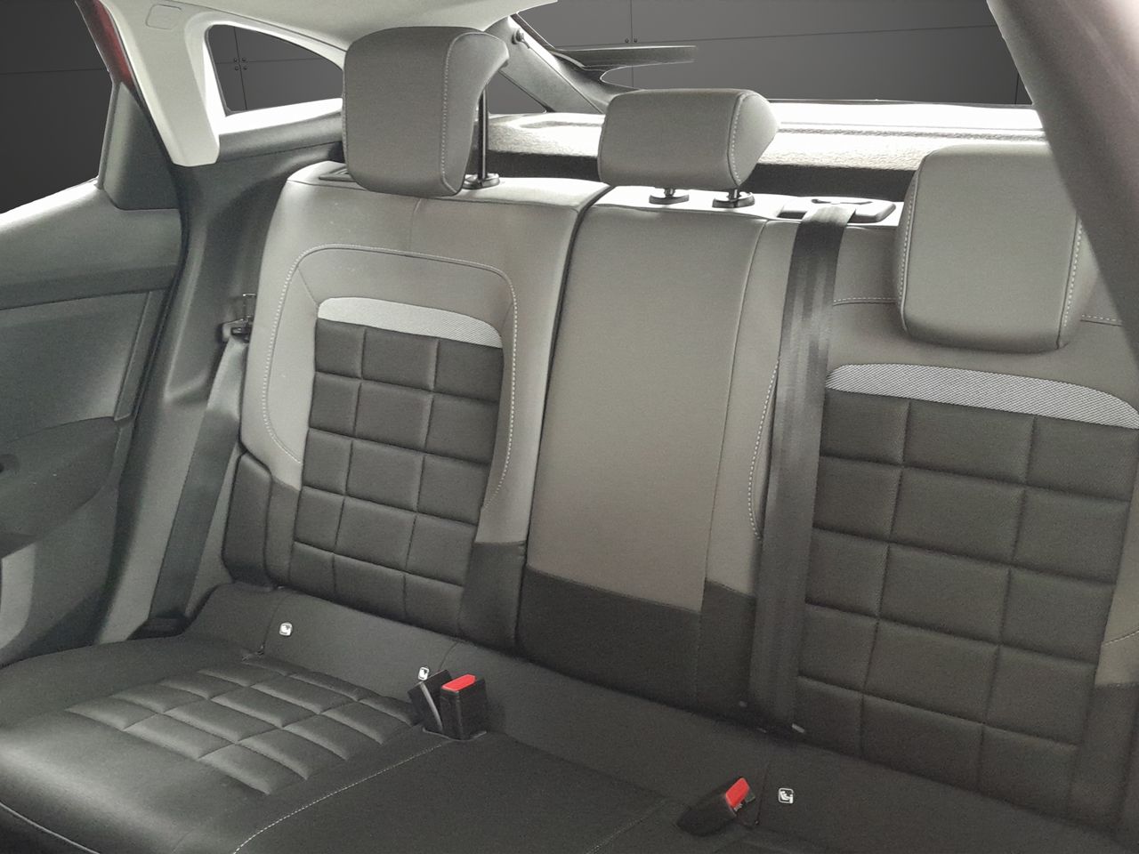 Citroën C4 Hybrid 145 ë-DCS6 Business Edition - Foto 13