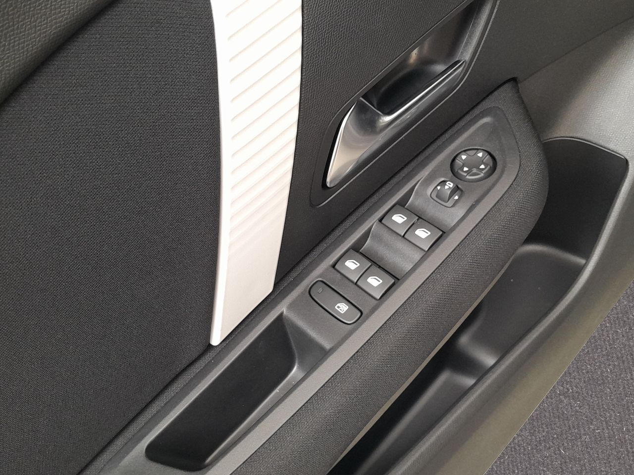 Citroën ë-C4 ë-C4 eléctrico 115kW 54kWh Plus - Foto 21