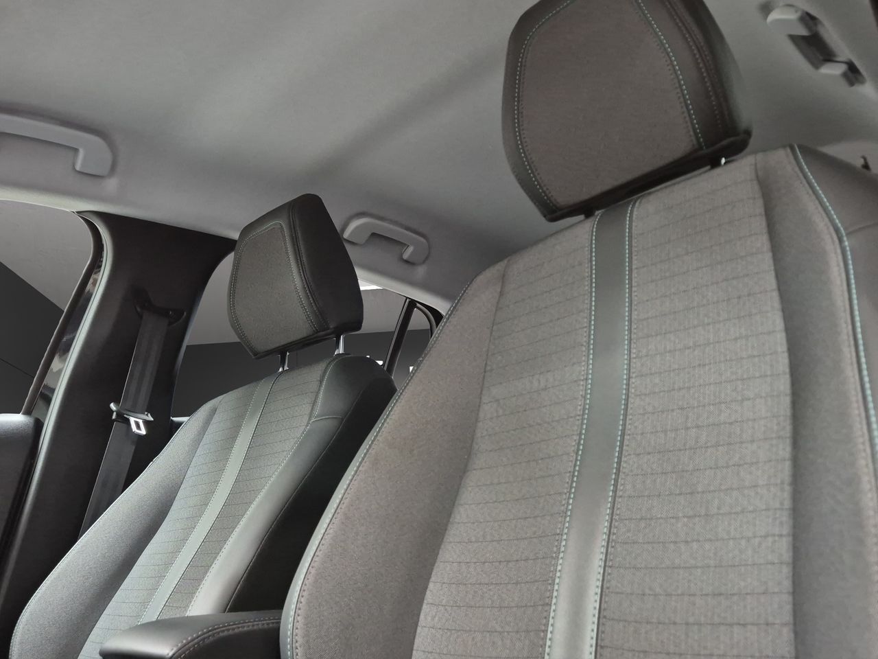 Peugeot 208 BlueHDi 73kW (100CV) Allure Pack - Foto 16