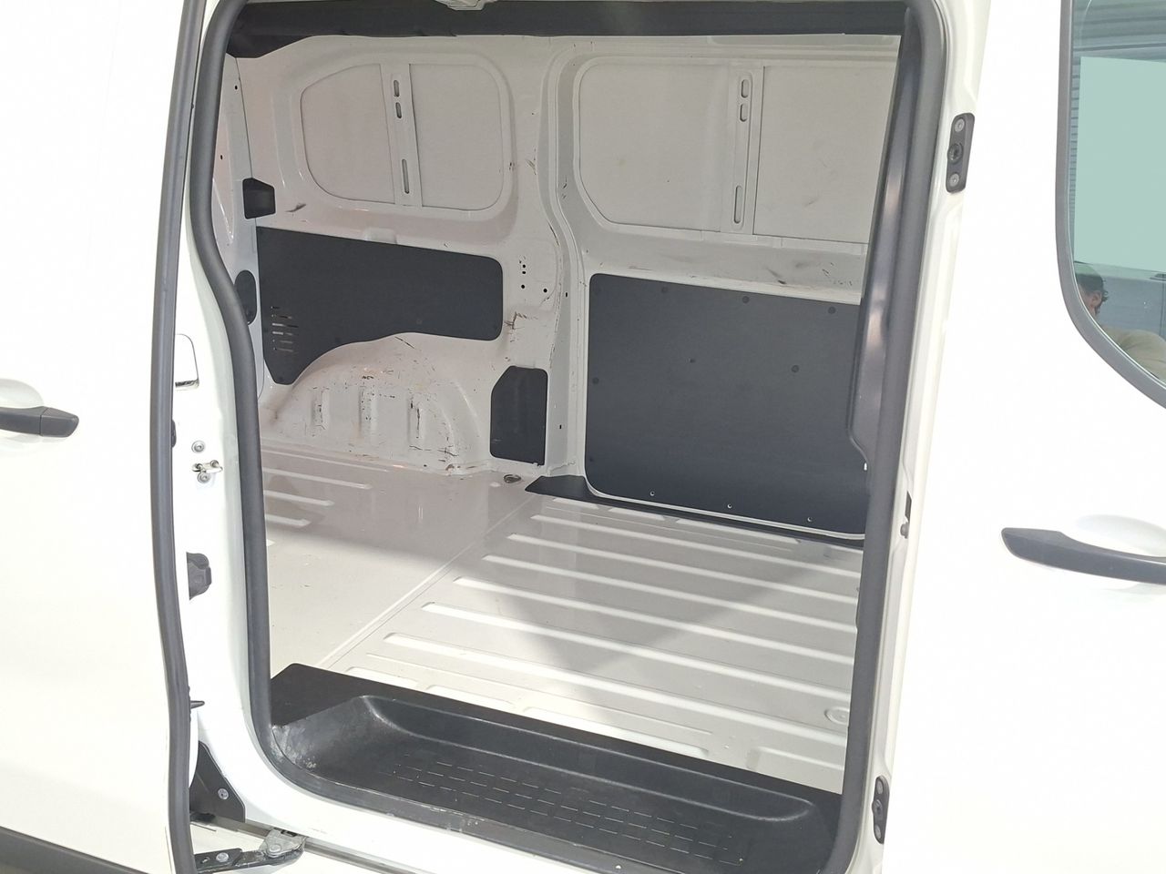 Peugeot Expert FURGON PRO BHDI 120cv S&S 6vel MAN STANDARD FURGON PRO BHDI 120cv S&S 6vel MAN STANDARD - Foto 20