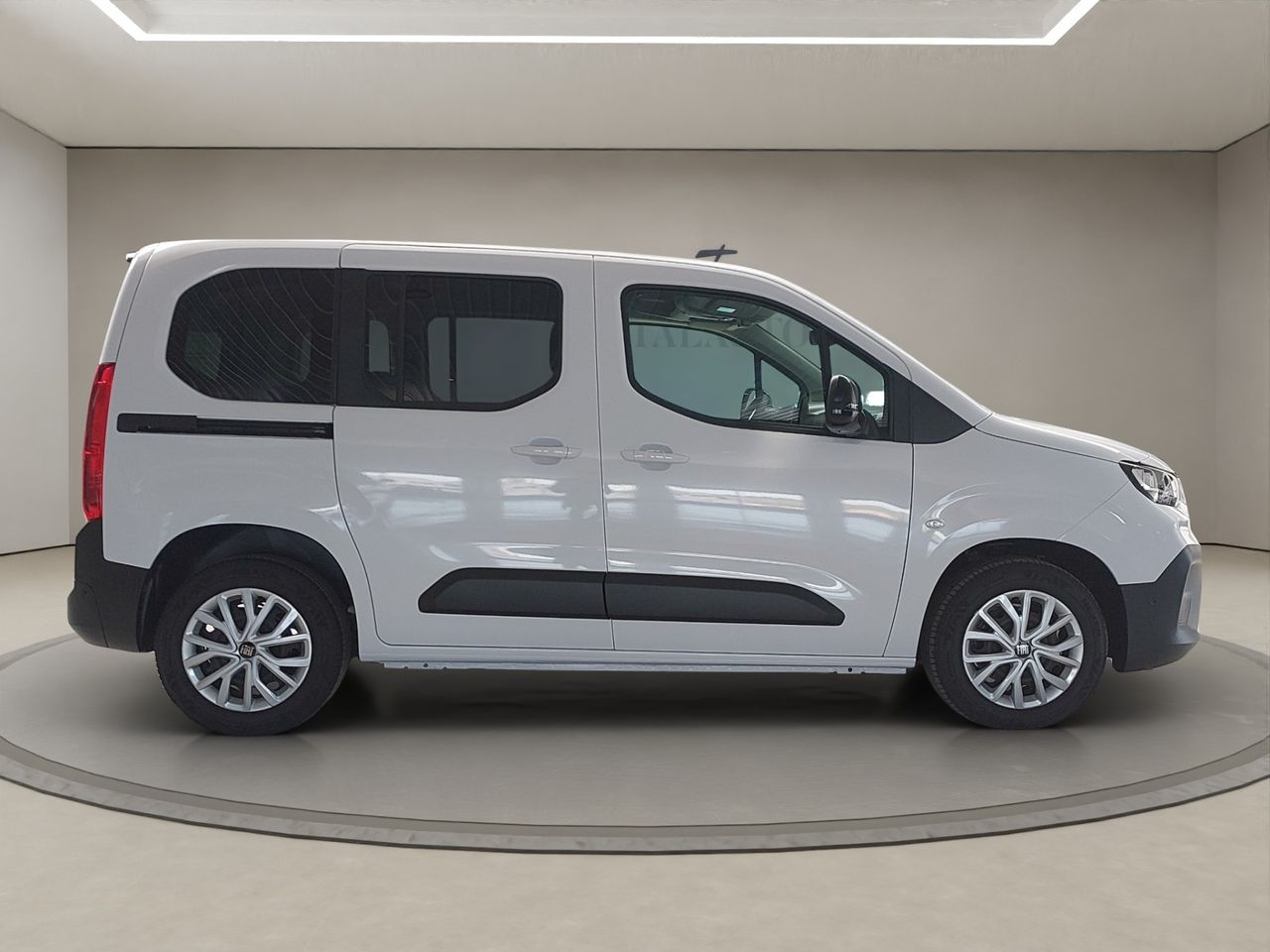 Fiat Doblò 1.5 75kW (100CV) diésel MT6 Talla M - Foto 6