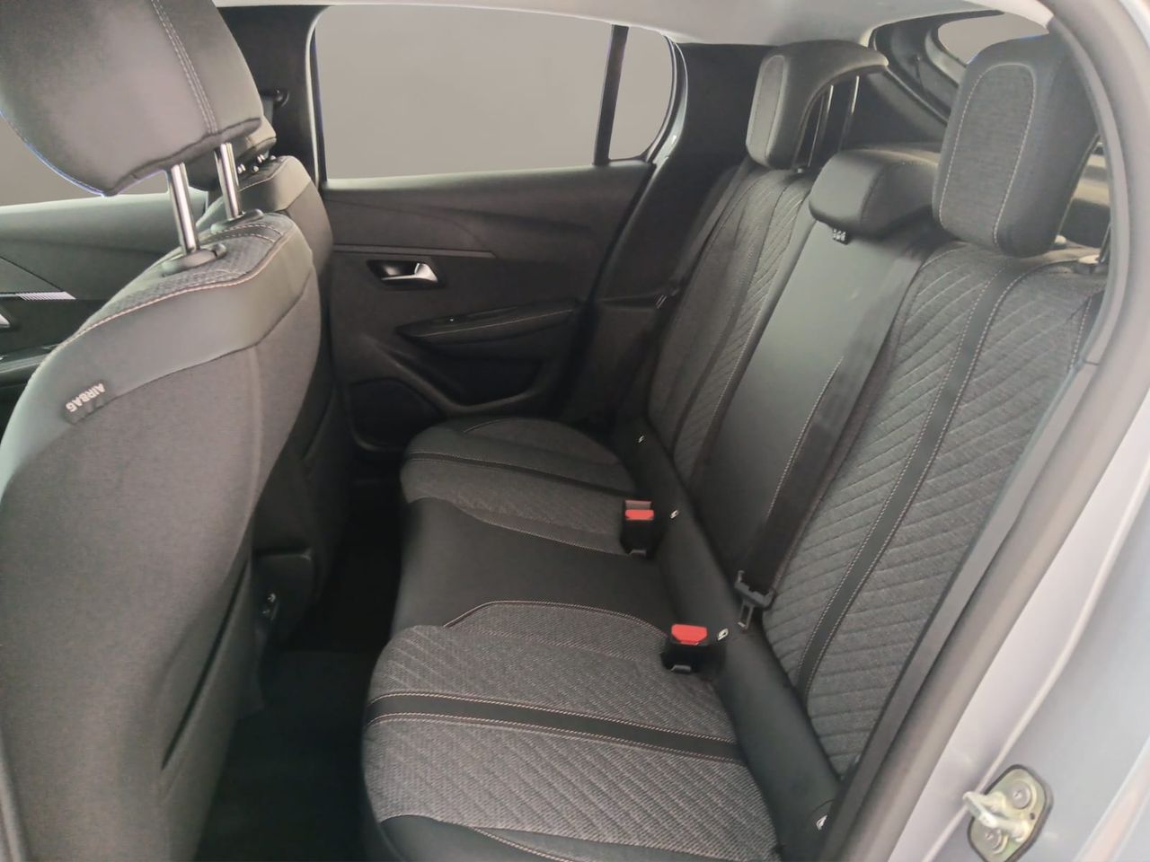 Peugeot 208 Allure HYBRID 110 eDCS6 - Foto 13